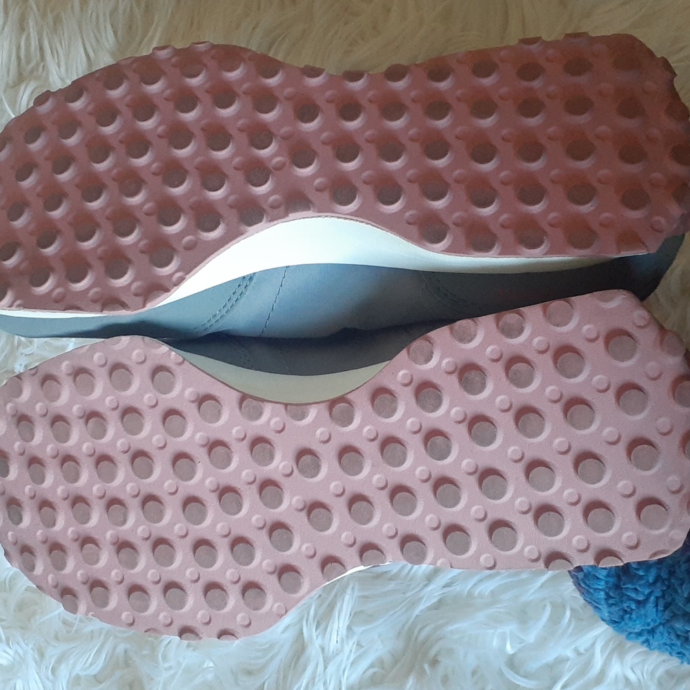 New Balance Pink and Gray Athletic Shoes with Zebra Pattern - Picture 7 of 8